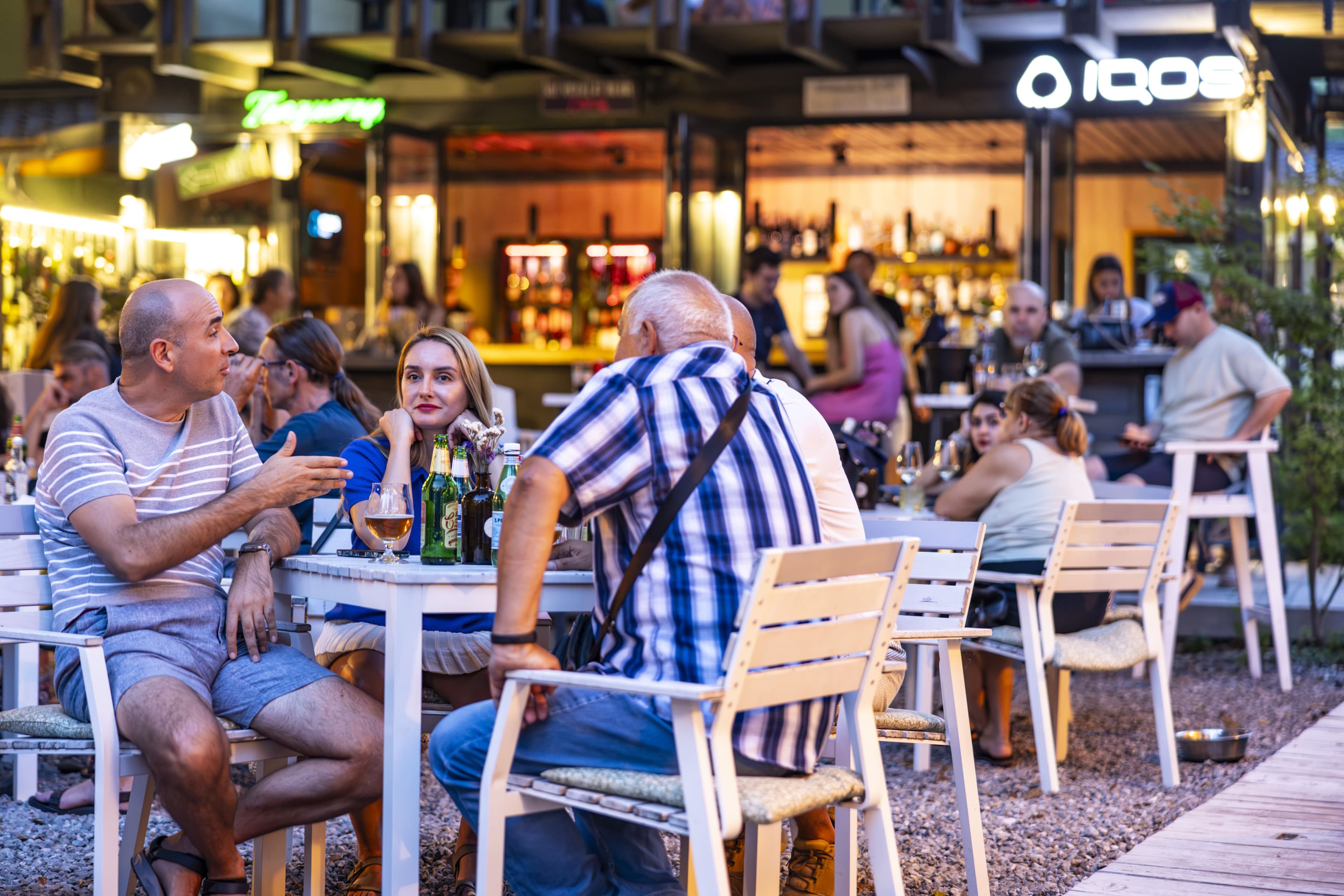 Juno garden atmosphere